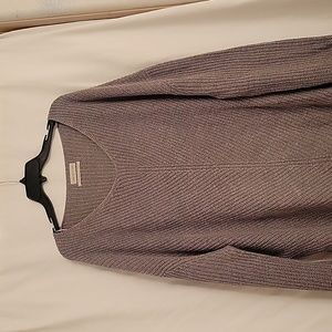 URBAN OUTFITTERS SWEATER